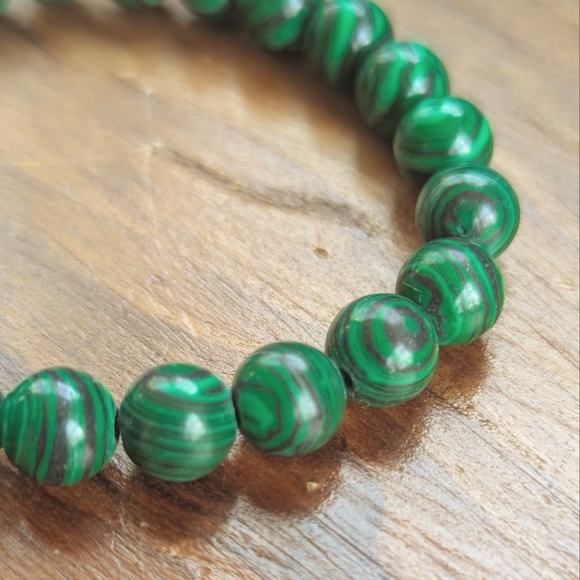 Bundle Of Two Stretch Bracelets, 1 Green/Black, 1 White/Black - Picture 5 of 5